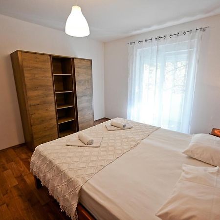Apartment Old Town Zara Esterno foto