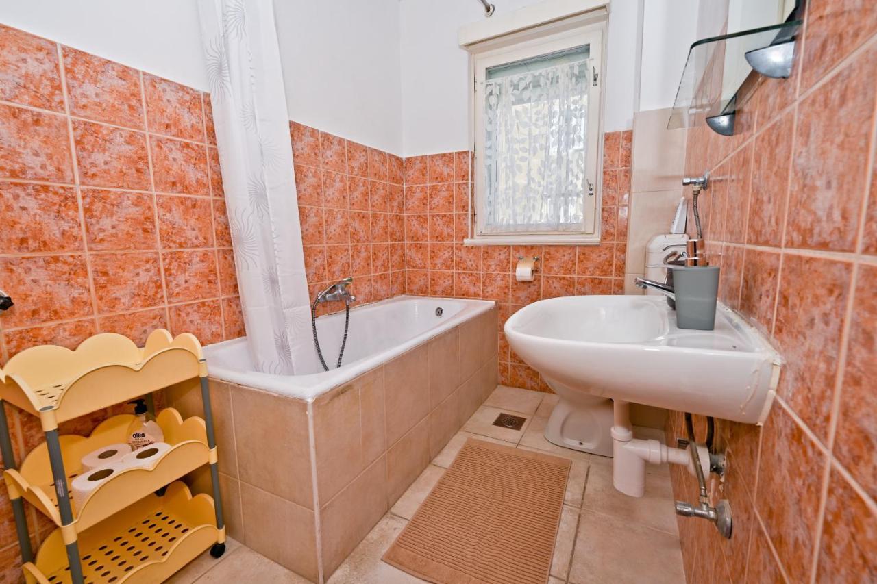 Apartment Old Town Zara Esterno foto