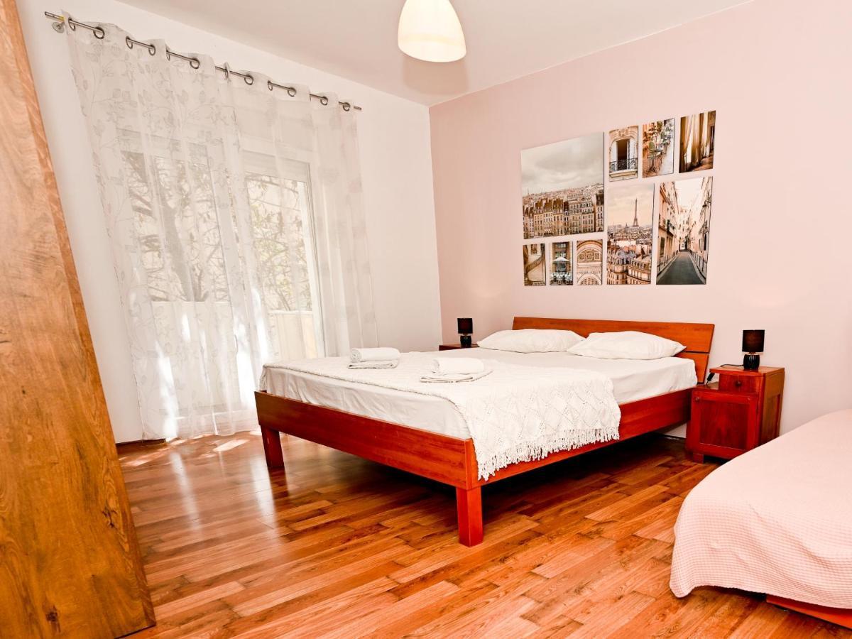 Apartment Old Town Zara Esterno foto