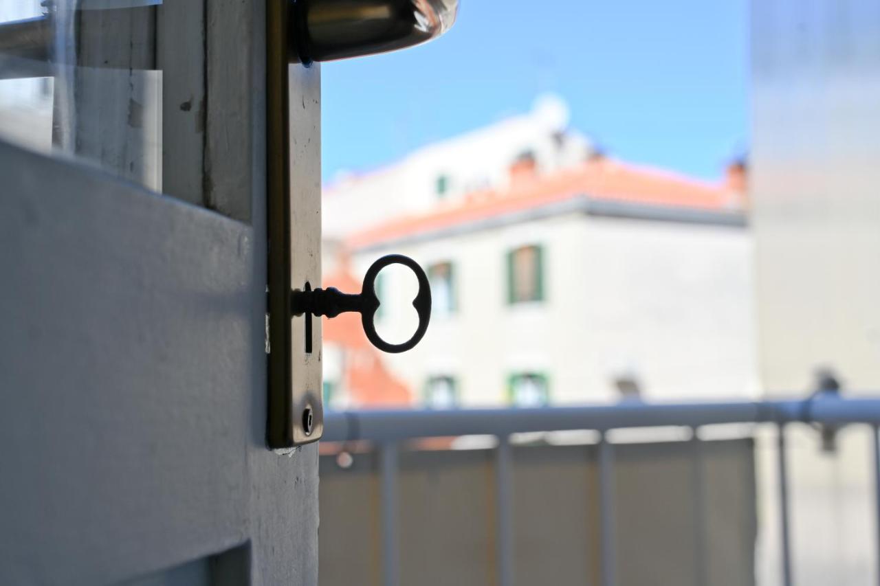 Apartment Old Town Zara Esterno foto
