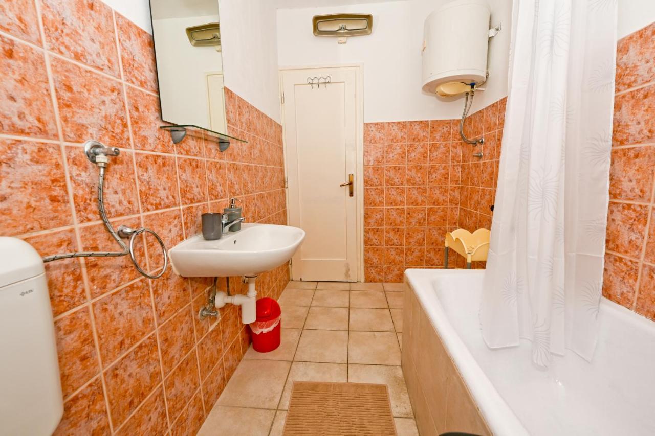 Apartment Old Town Zara Esterno foto